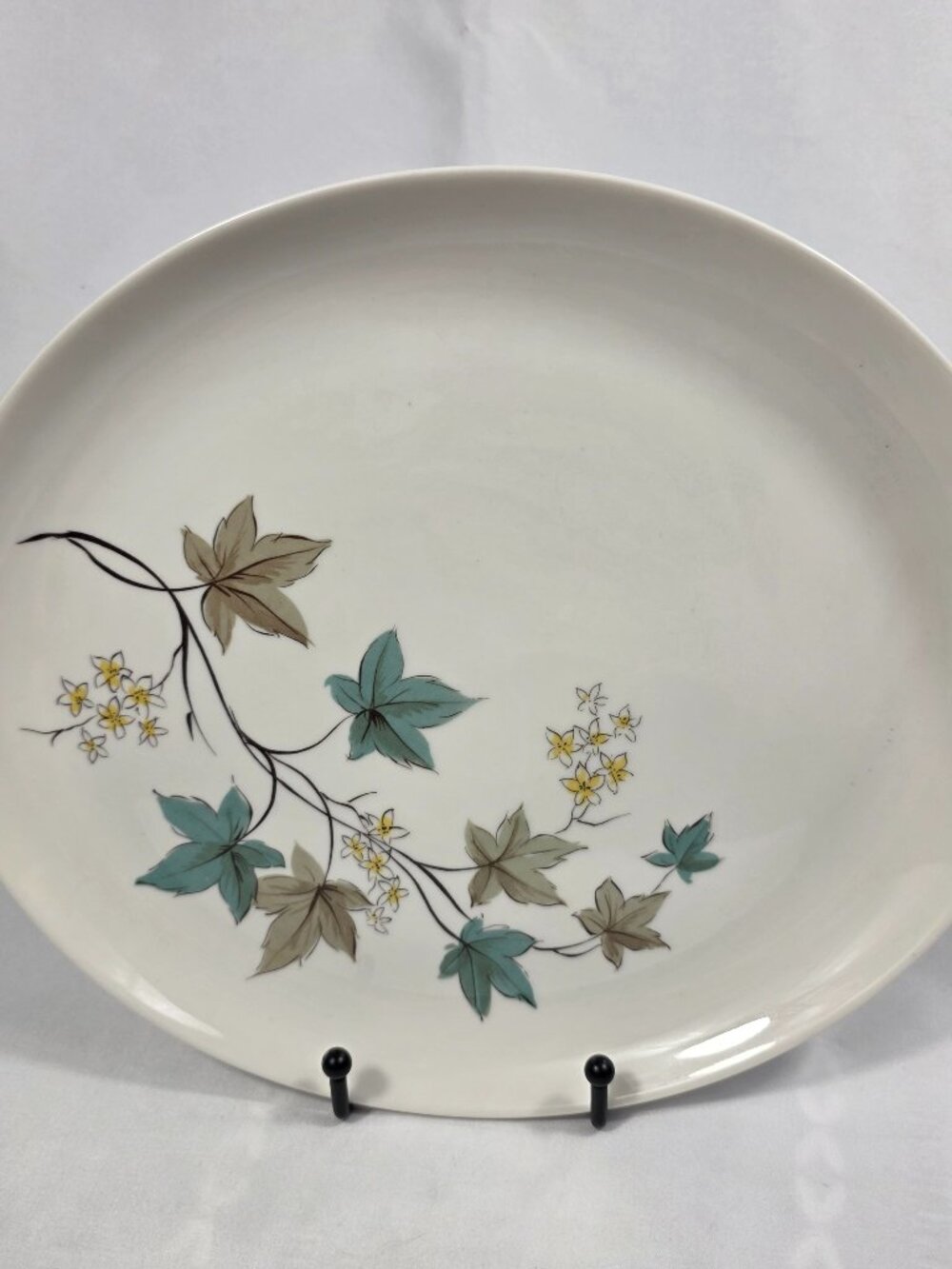Syracuse Woodbine Oval Platter 11 Inch Ivory with Brown & Green Leaves